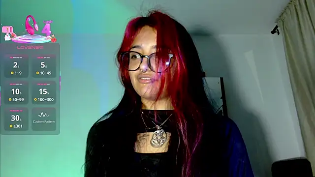 Snapshot of carolinerue chatting on 02-08-26, 09:29 carolinerue online show from 02-08-26, 09:29