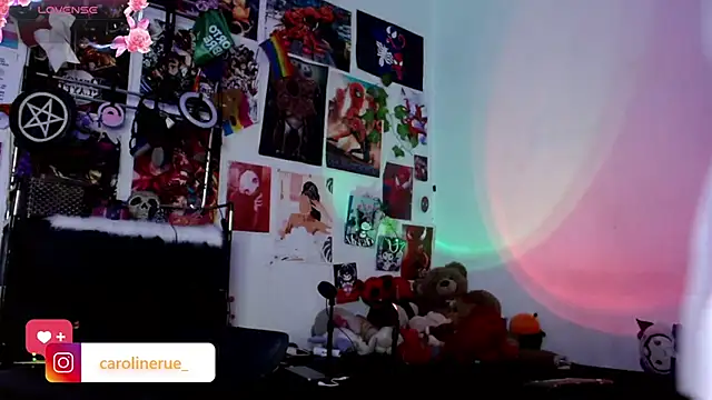 Snapshot of carolinerue chatting on 05-09-26, 11:13 carolinerue online show from 05-09-26, 11:13