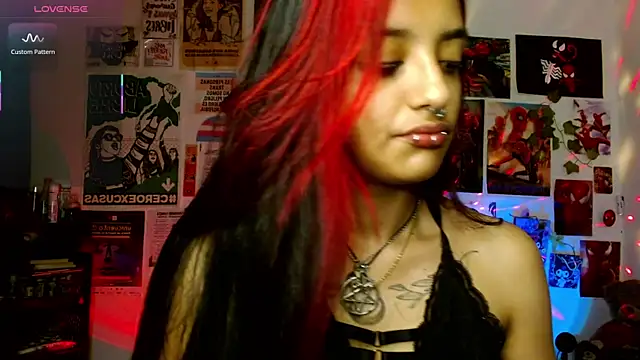 carolinerue online show from 04-11-26, 09:02