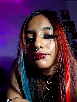 Snapshot of carolinerue chatting on 10-01-25, 12:38 carolinerue online show from 10-01-25, 12:38