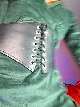 Snapshot of carolinerue chatting on 02-27-26, 04:45 carolinerue online show from 02-27-26, 04:45