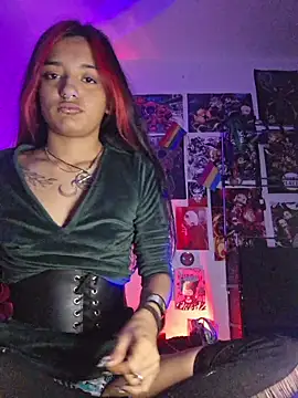 Snapshot of carolinerue chatting on 02-13-26, 10:48 carolinerue online show from 02-13-26, 10:48