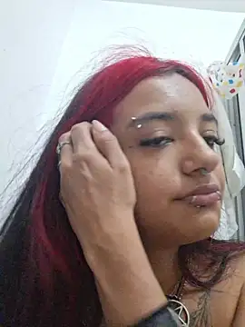 Snapshot of carolinerue chatting on 06-05-26, 07:03 carolinerue online show from 06-05-26, 07:03