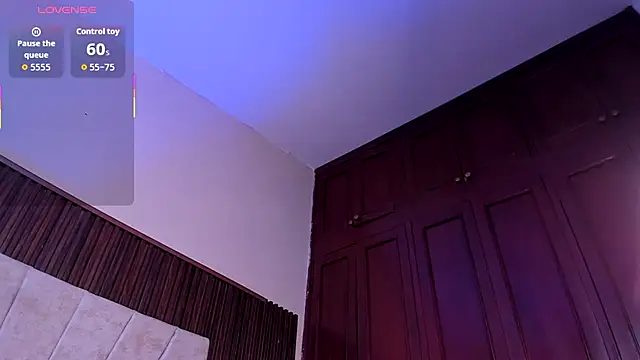 Snapshot of dulce_anny_ chatting on 10-20-25, 01:11 dulce anny online show from 10-20-25, 01:11