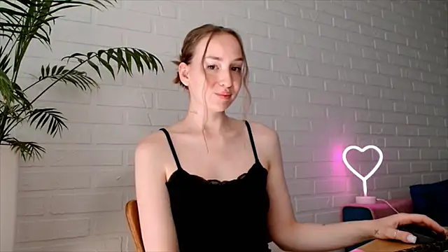 Snapshot of WhitePrincessLuna chatting on 07-19-26, 12:02 WhitePrincessLuna online show from 07-19-26, 12:02