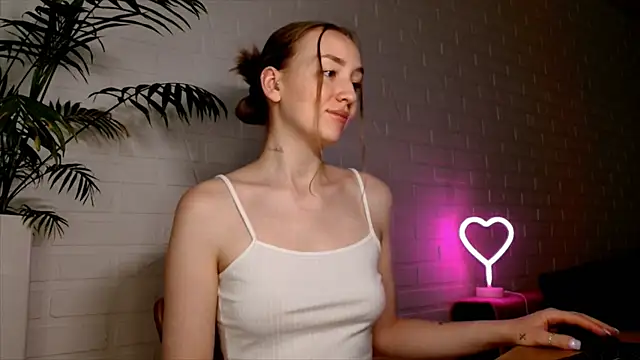Snapshot of WhitePrincessLuna chatting on 07-20-26, 12:07 WhitePrincessLuna online show from 07-20-26, 12:07