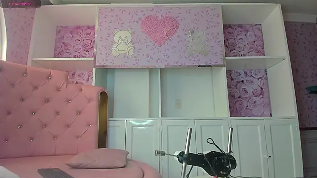 Teffy Cute  online show from 10-13-25, 03:13