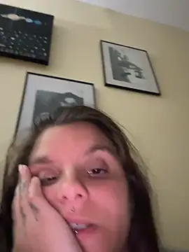 Brutecia2002 online show from 04-18-26, 07:07