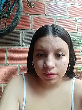 Shell Latina online show from 10-20-25, 01:44