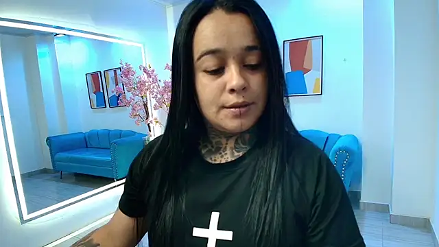 Snapshot of Black_roseee chatting on 10-18-25, 04:14 Black roseee online show from 10-18-25, 04:14