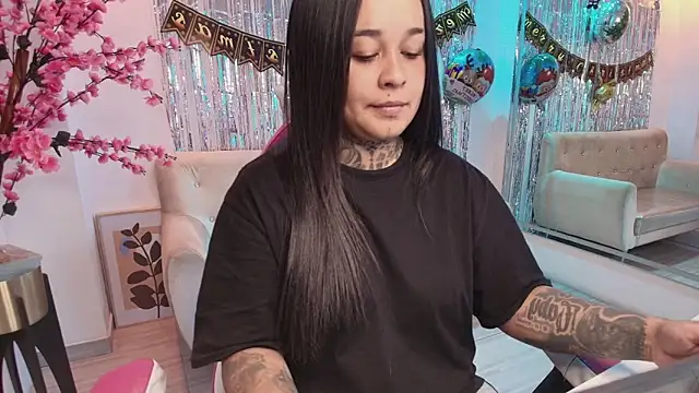 Black roseee online show from 12-19-25, 08:11