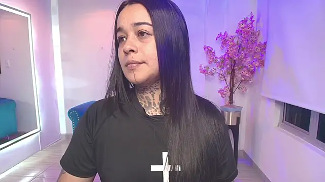 Black roseee online show from 04-15-26, 03:56