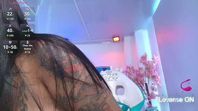 Snapshot of Black_roseee chatting on 05-17-26, 03:45 Black roseee online show from 05-17-26, 03:45