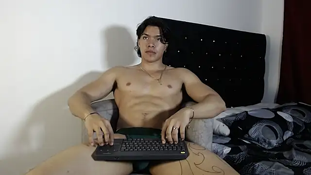 Snapshot of adriel_escalante chatting on 12-23-25, 03:28 adriel escalante online show from 12-23-25, 03:28