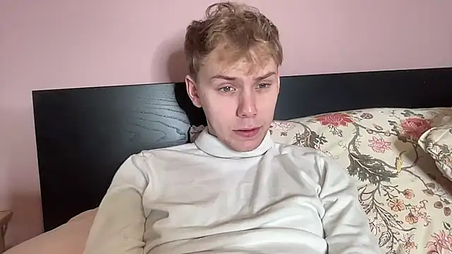 Snapshot of scottishtwink01 chatting on 10-21-25, 12:26 scottishtwink01 online show from 10-21-25, 12:26