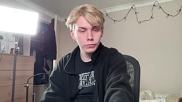 Snapshot of scottishtwink01 chatting on 09-22-25, 01:11 scottishtwink01 online show from 09-22-25, 01:11