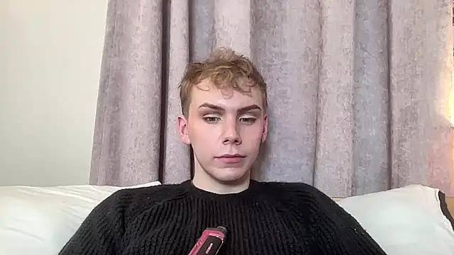 Snapshot of scottishtwink01 chatting on 10-19-25, 10:01 scottishtwink01 online show from 10-19-25, 10:01