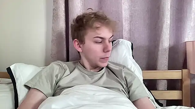 Snapshot of scottishtwink01 chatting on 09-20-25, 01:27 scottishtwink01 online show from 09-20-25, 01:27