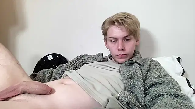Snapshot of scottishtwink01 chatting on 09-15-25, 12:00 scottishtwink01 online show from 09-15-25, 12:00