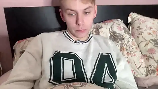 Snapshot of scottishtwink01 chatting on 10-13-25, 05:36 scottishtwink01 online show from 10-13-25, 05:36