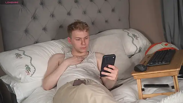 scottishtwink01 online show from 06-05-26, 10:48