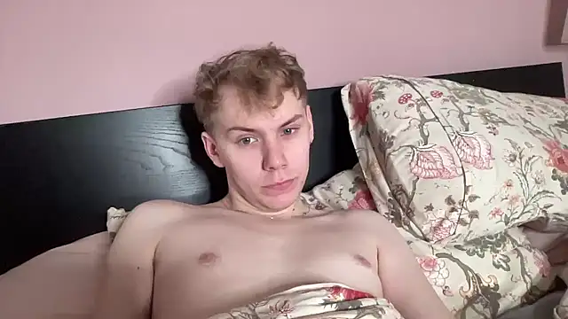 Snapshot of scottishtwink01 chatting on 10-22-25, 01:21 scottishtwink01 online show from 10-22-25, 01:21