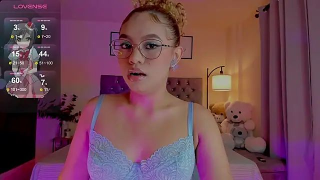 Snapshot of OxanaFedorova1- chatting on 05-15-26, 09:02 OxanaFedorova1- online show from 05-15-26, 09:02