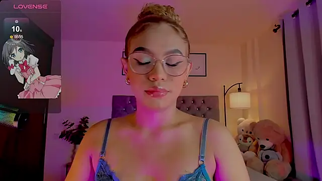 Snapshot of OxanaFedorova1- chatting on 07-17-26, 10:07 OxanaFedorova1- online show from 07-17-26, 10:07