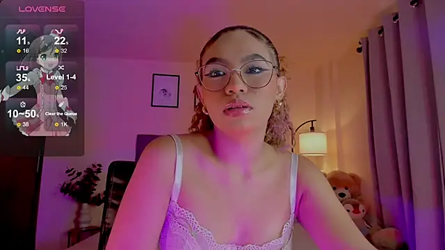 Snapshot of OxanaFedorova1- chatting on 06-19-26, 08:25 OxanaFedorova1- online show from 06-19-26, 08:25
