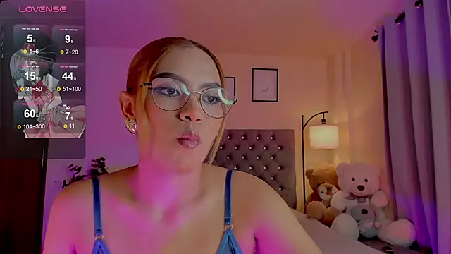 Snapshot of OxanaFedorova1- chatting on 07-27-26, 09:22 OxanaFedorova1- online show from 07-27-26, 09:22