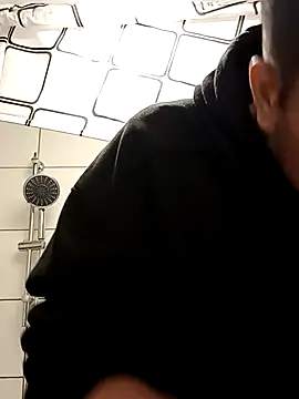 Snapshot of eyepach96 chatting on 09-25-25, 10:27 eyepach96 online show from 09-25-25, 10:27