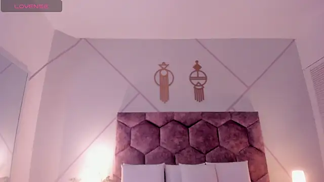 nicol giraldoo online show from 03-11-26, 04:06