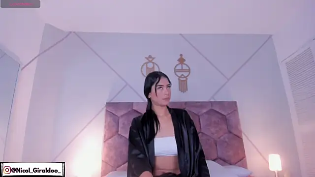 nicol giraldoo online show from 04-09-26, 04:03