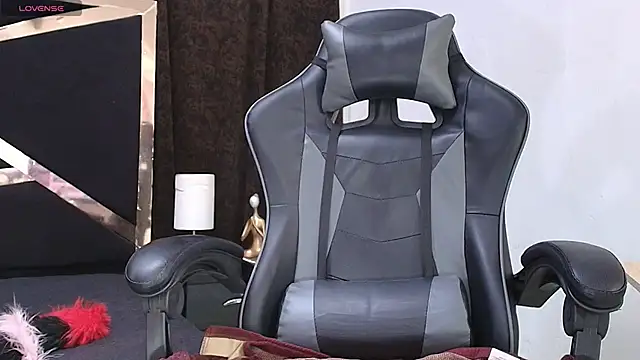 luna brown7 online show from 12-17-25, 07:02