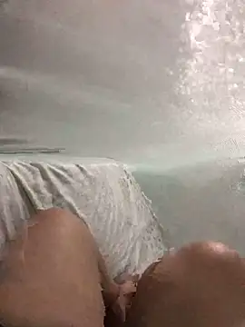 luzmelzinha online show from 10-15-25, 03:27