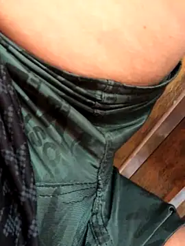 luzmelzinha online show from 09-12-25, 03:56