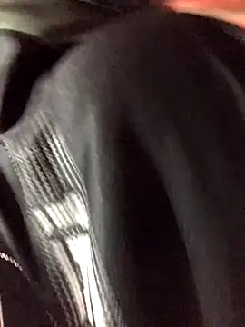 luzmelzinha online show from 10-04-25, 02:46