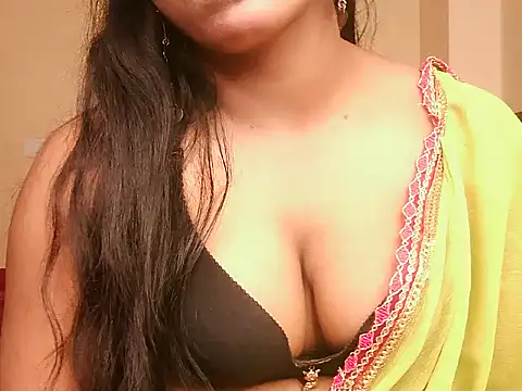 Snapshot of Miss_Virgingirl04 chatting on 10-15-25, 05:28 Miss Virgingirl04 online show from 10-15-25, 05:28
