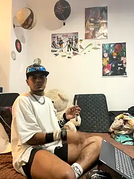 Snapshot of Teito69 chatting on 09-20-25, 04:06 Teito69 online show from 09-20-25, 04:06