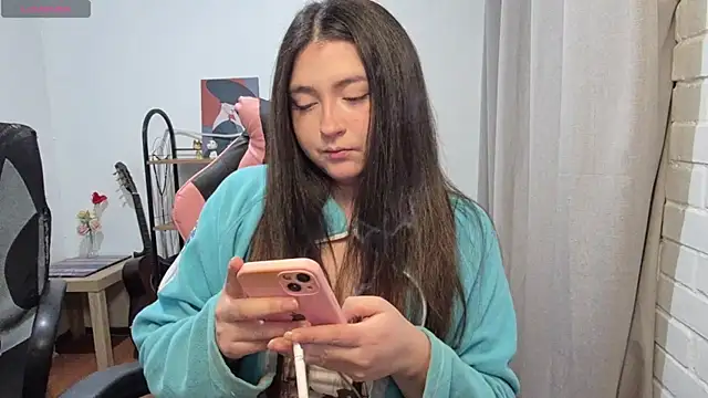 Snapshot of valentinauwu chatting on 05-02-26, 02:17 valentinauwu online show from 05-02-26, 02:17