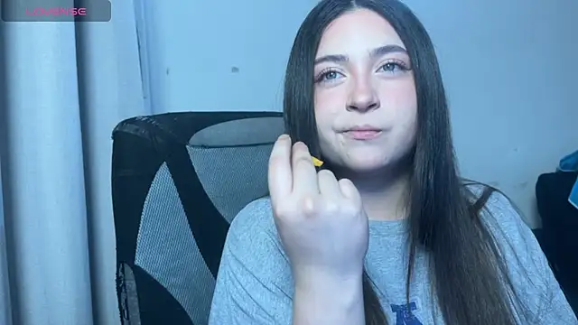 valentinauwu online show from 11-29-25, 12:33