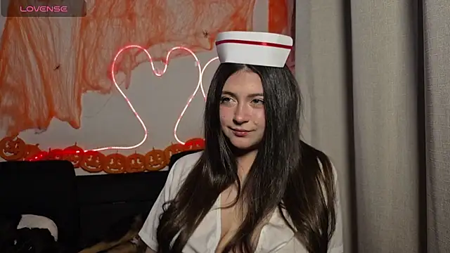 valentinauwu online show from 10-25-25, 04:22