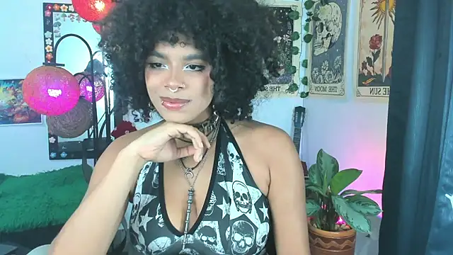 Raven luv online show from 11-24-25, 10:32