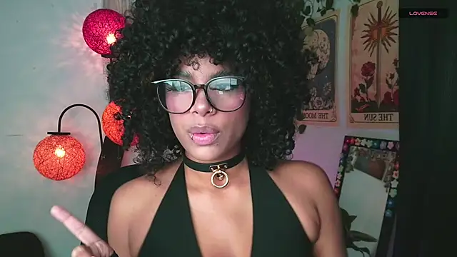 Snapshot of Raven_luv chatting on 09-14-25, 09:26 Raven luv online show from 09-14-25, 09:26