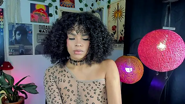 Raven luv online show from 12-02-25, 12:33