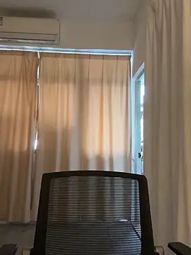 wly2028 online show from 11-30-25, 06:03