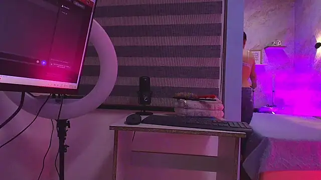 abbyrouss  online show from 10-10-25, 03:07