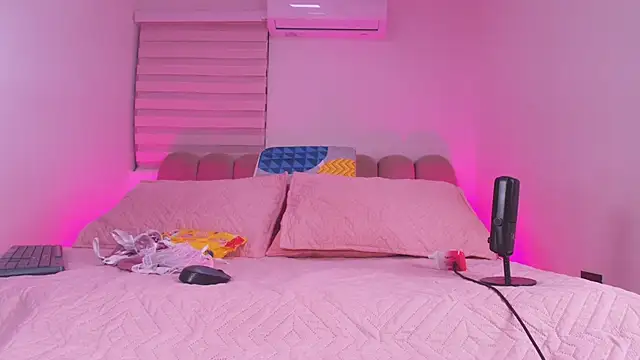 abbyrouss  online show from 11-30-25, 03:07