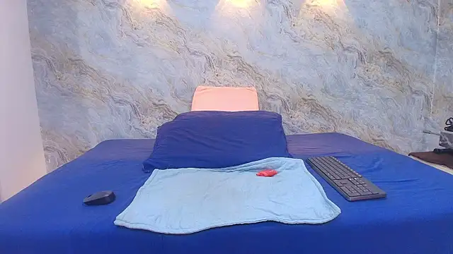 abbyrouss  online show from 10-30-25, 03:05