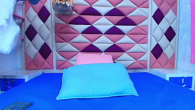 abbyrouss  online show from 09-23-25, 03:02